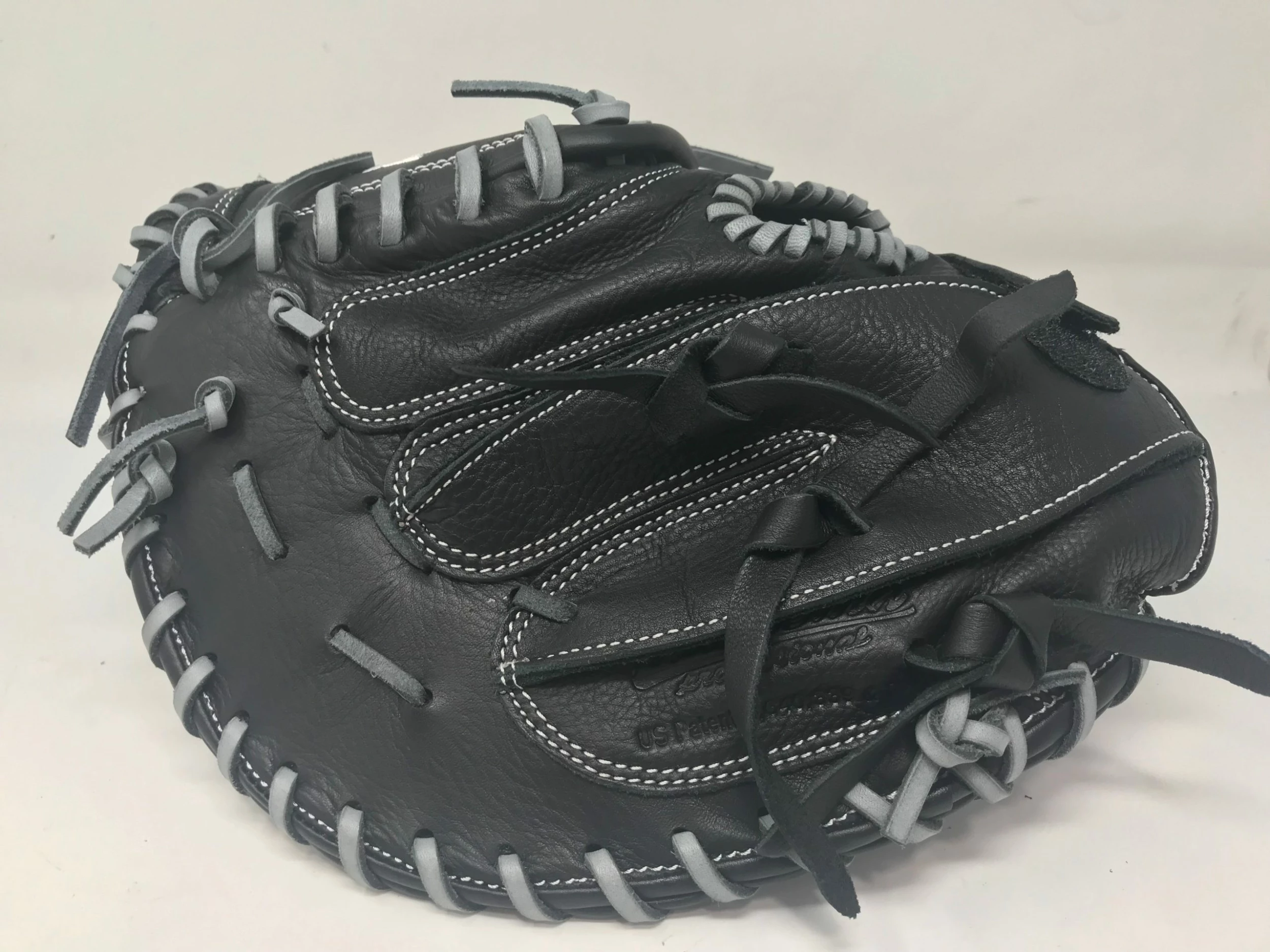 UsedAkadema Design Series 34" Faspitch Softball Catcher's Mitt Black/Gray - Image 2