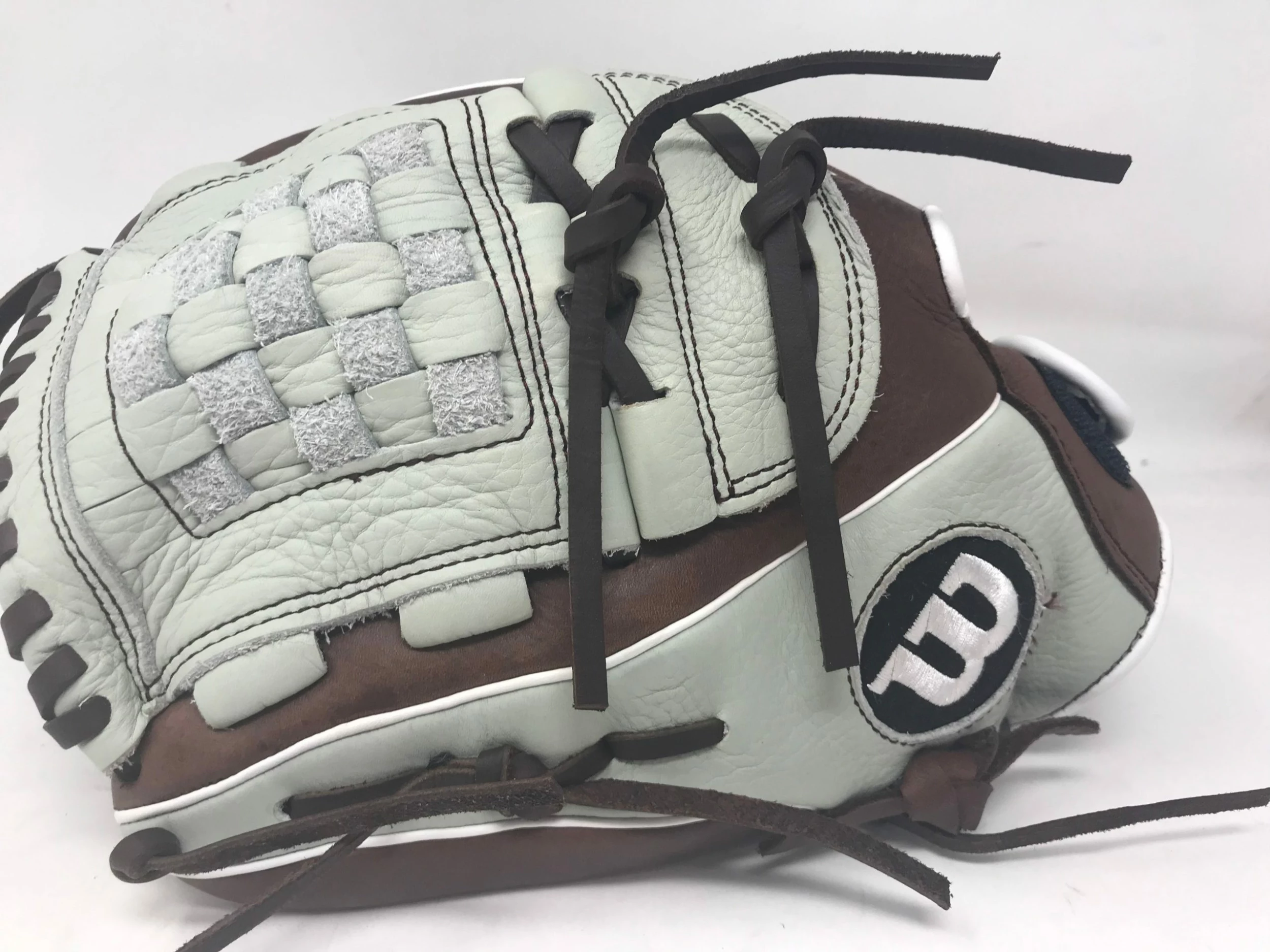 New Wilson Aura Fastpitch Softball Glove Series LHT 12 Inch Gray/Brown - Image 2