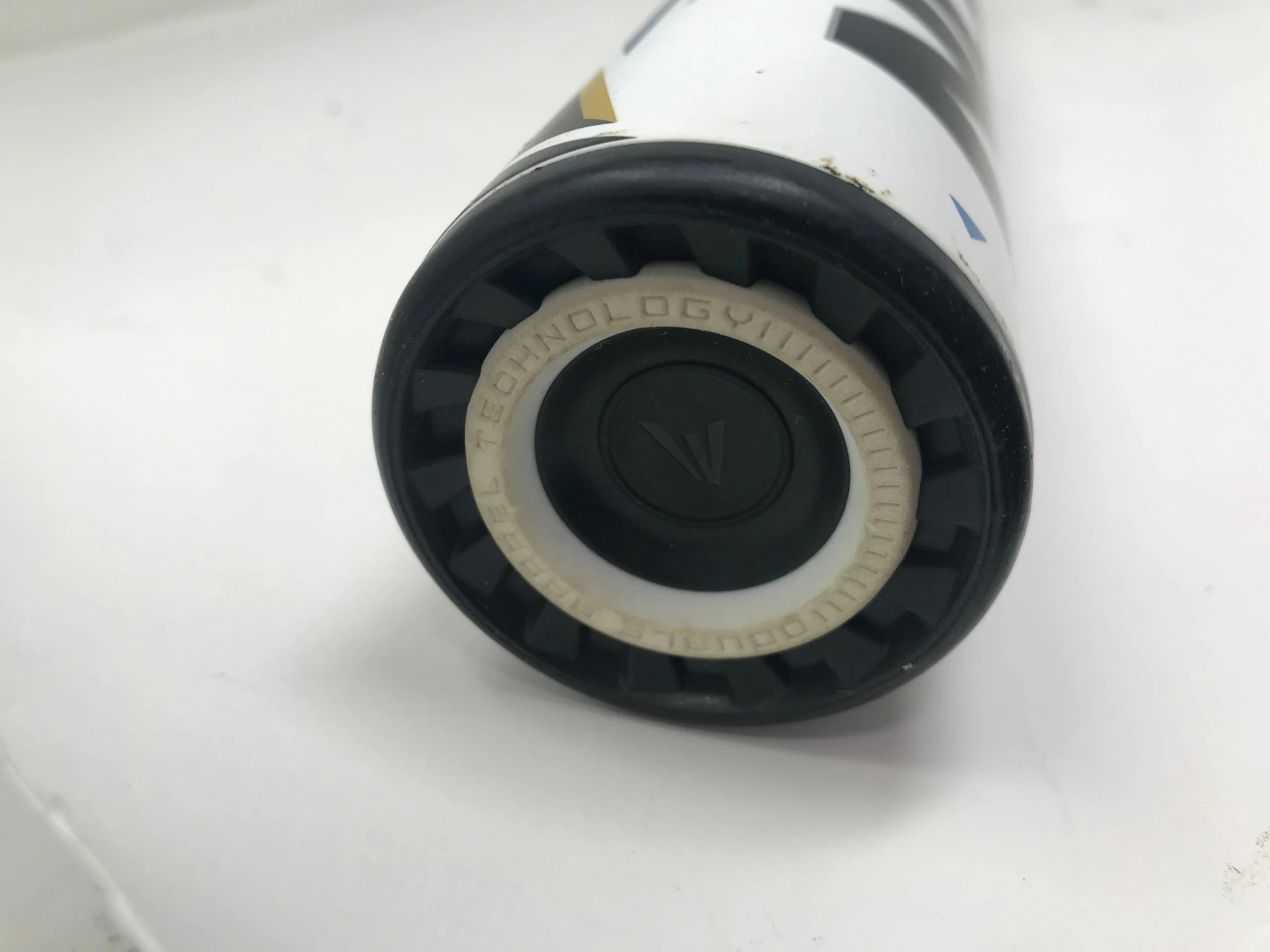 Used Easton Ghost 2022 Double Barrel -9 Fastpitch Softball Bat White/Black 34/25 - Image 5