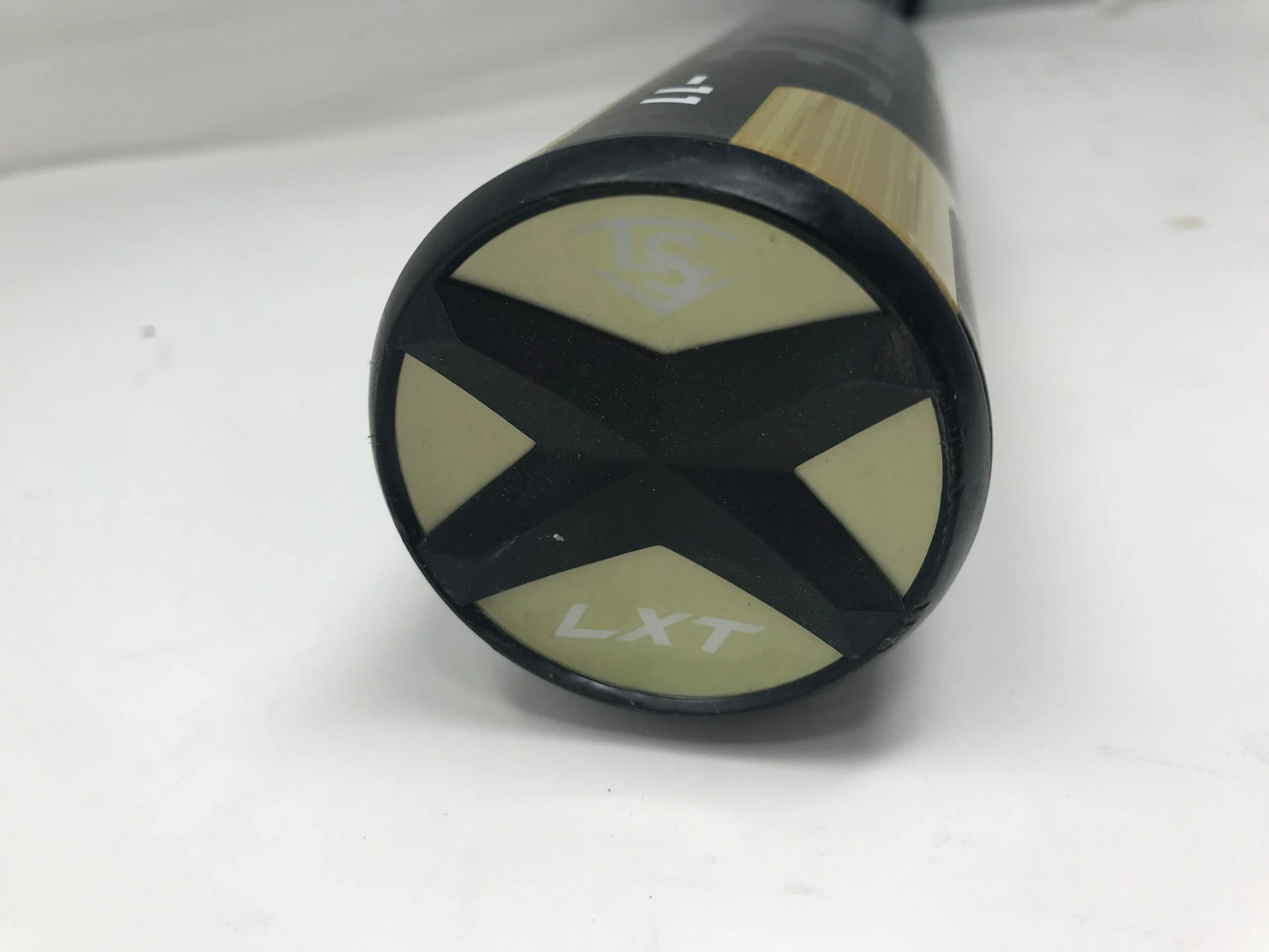 Used Louisville Slugger 28/17 2020 LXT (-11) Fastpitch Softball Bat 2 1/4" - Image 5